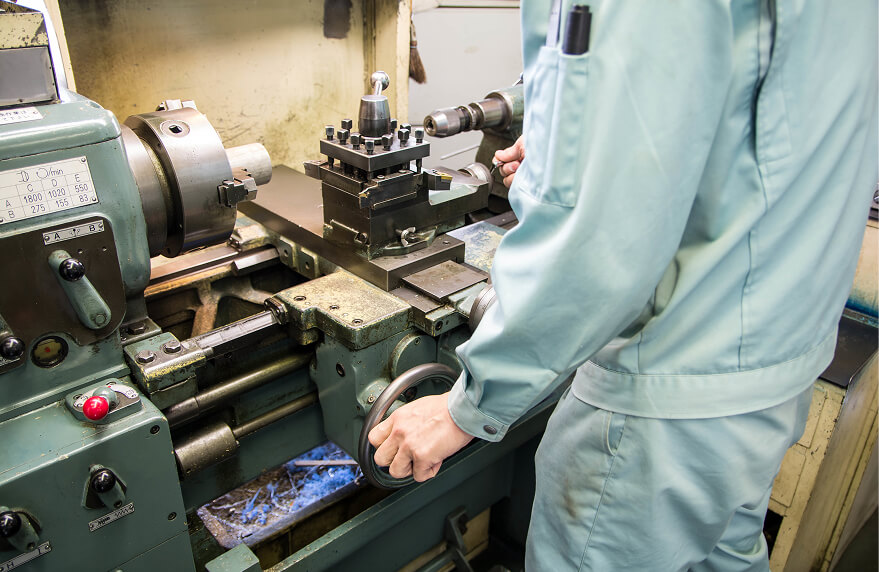 製造業（精密金属部品加工）