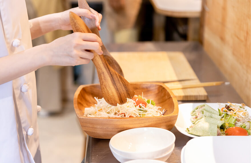 飲食業（多店舗展開の居酒屋チェーン）